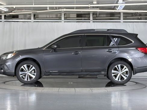 Used 2019 Subaru Outback 3.6R Limited w/ Popular Package #2 AWD/4WD image 2