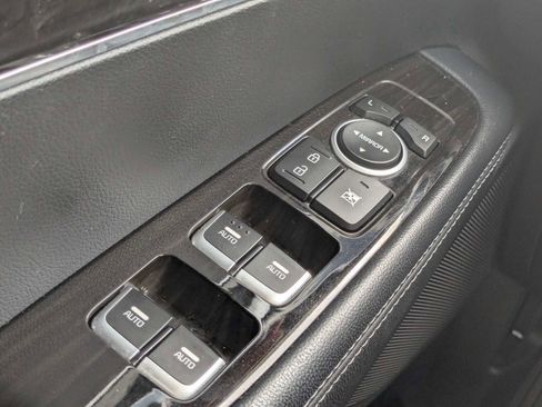 Used 2019 Kia Sorento FWD image 30