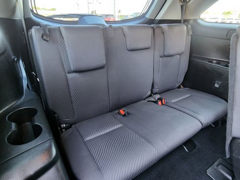 Used 2019 Toyota Highlander LE FWD image 46