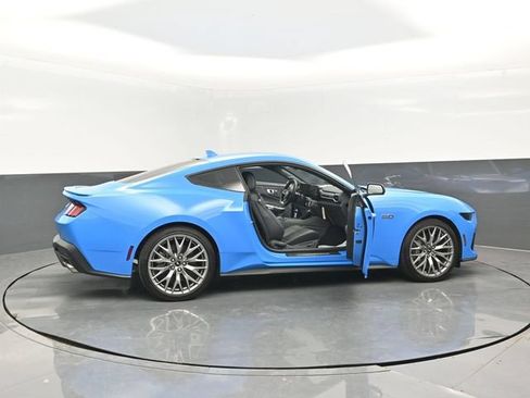Used 2025 Ford Mustang GT Premium RWD image 25
