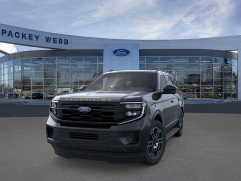 New 2025 Ford Expedition Active image 2