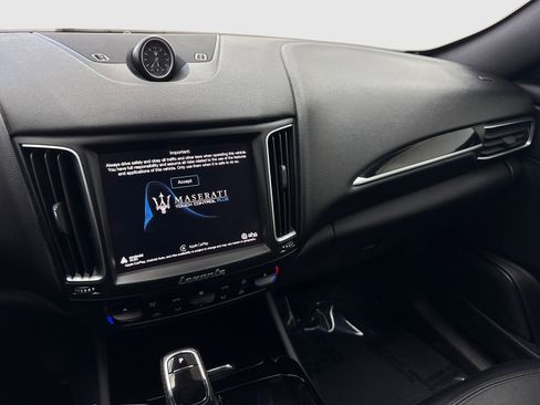 Used 2019 Maserati Levante AWD/4WD image 24