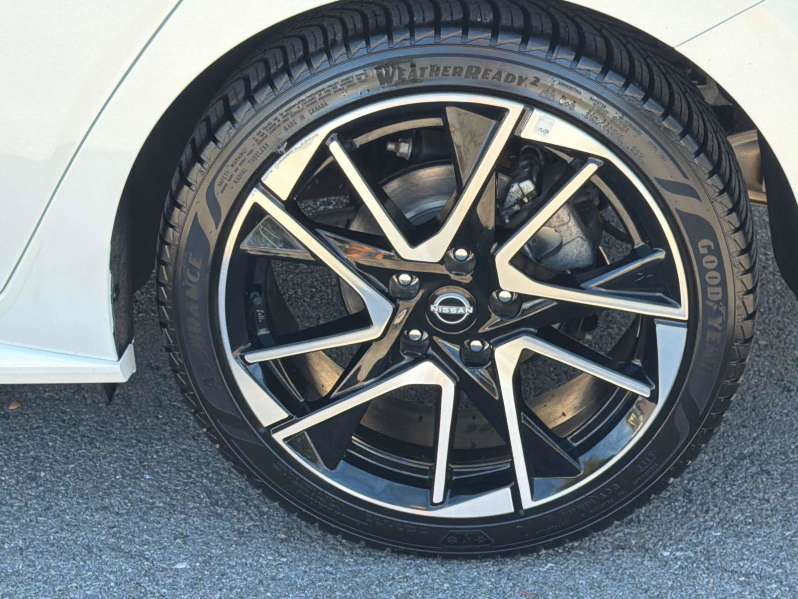 Used 2025 Nissan Sentra SR FWD image 14