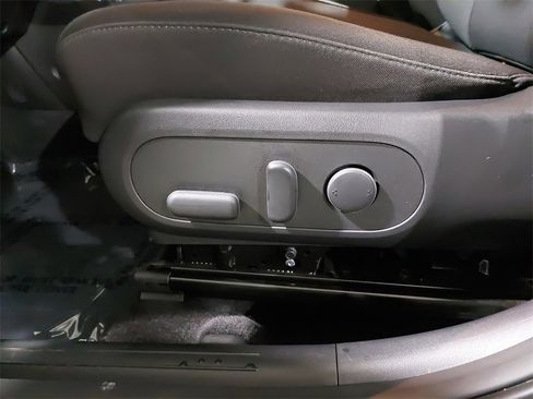 Certified 2025 Hyundai Kona SEL image 30