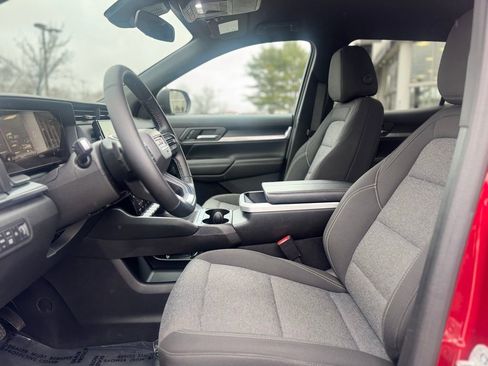 Used 2025 GMC Terrain Elevation image 16