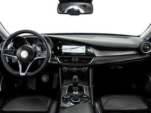 Used 2019 Alfa Romeo Giulia Ti Sport w/ Quick Order Package 22U Sport RWD image 11