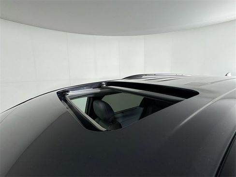 Used 2025 Toyota Sienna XLE image 12