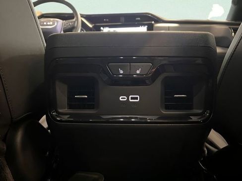 Certified 2024 GMC Sierra 1500 AT4 w/ Technology Package AWD/4WD image 10