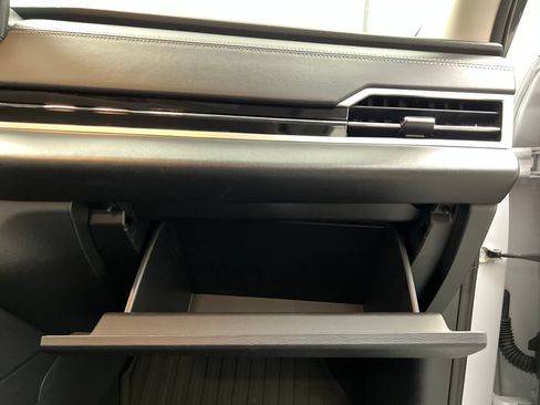 Used 2024 Mitsubishi Outlander SE AWD/4WD image 36
