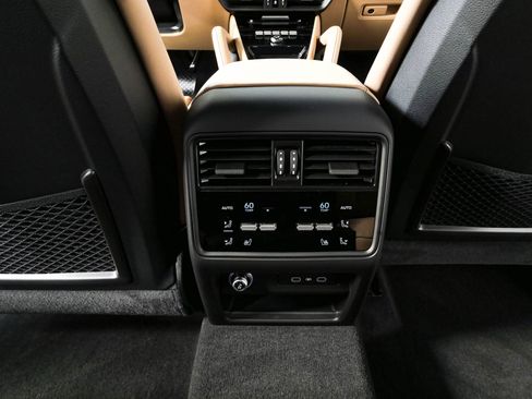 New 2026 Porsche Cayenne Coupe AWD/4WD image 22