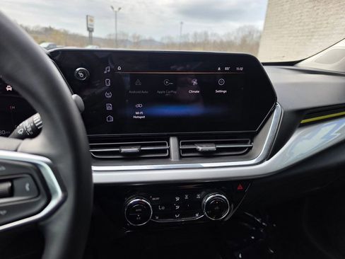 Used 2024 Chevrolet Trax LT w/ Driver Confidence Package image 13