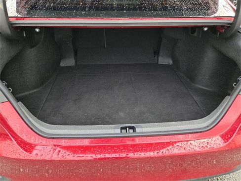 Used 2021 Toyota Camry LE image 10