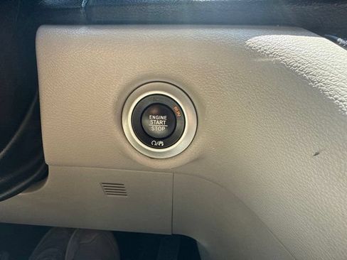 Used 2023 Chrysler Voyager LX FWD image 33