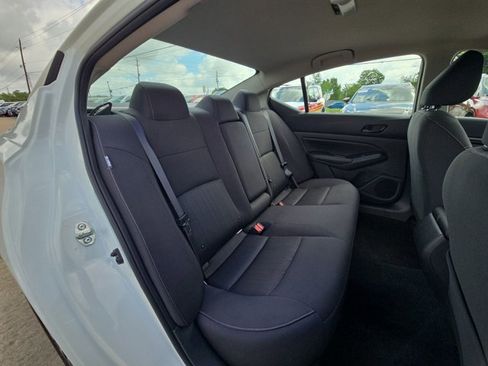 Used 2025 Nissan Altima 2.5 SV image 18