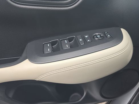 Used 2024 Honda HR-V LX image 25