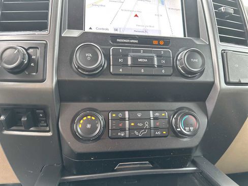 Used 2019 Ford F250 XLT w/ XLT Premium Package AWD/4WD image 21