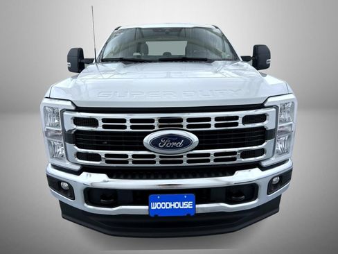 Used 2025 Ford F250 4x4 Crew Cab Super Duty image 2