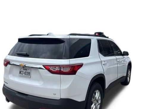 Used 2020 Chevrolet Traverse LT image 17