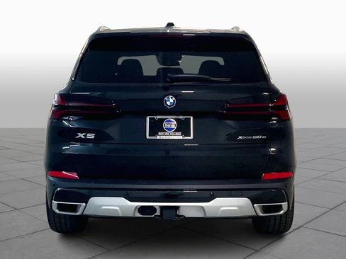 New 2026 BMW X5 xDrive50e image 4