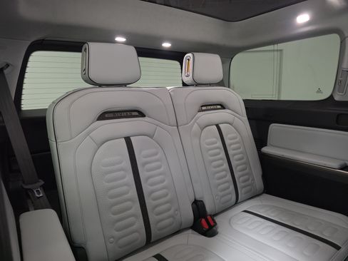 Used 2023 Rivian R1S Launch Edition AWD/4WD image 25