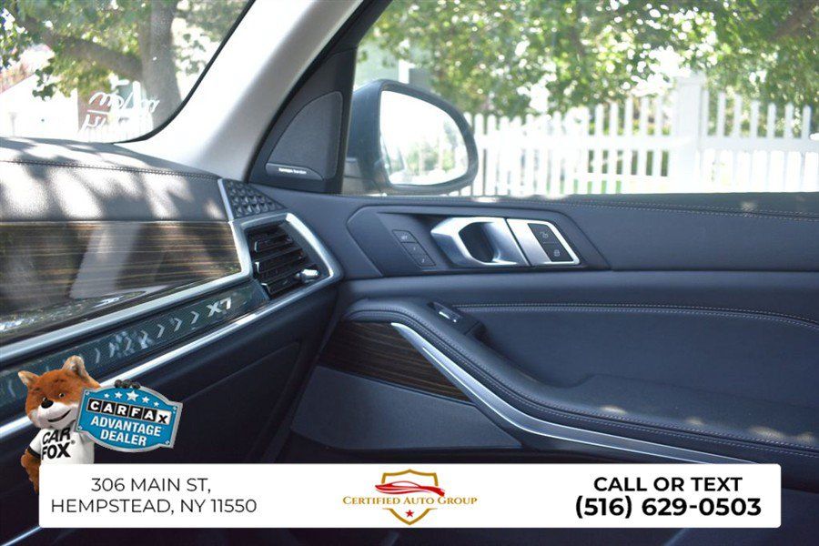 Used 2025 BMW X7 xDrive40i AWD/4WD image 19