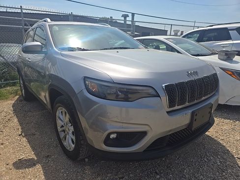 Used 2019 Jeep Cherokee Latitude w/ Popular Appearance Group image 4