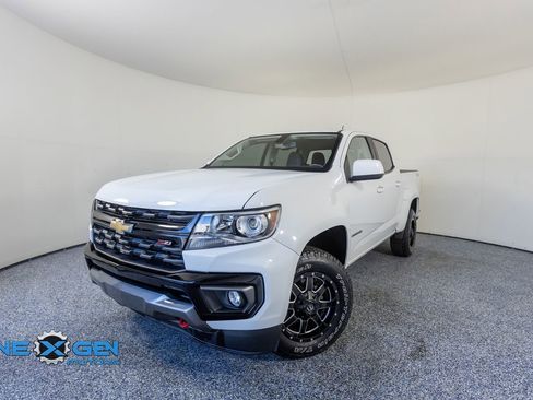 Used 2020 Chevrolet Colorado Z71 AWD/4WD image 3