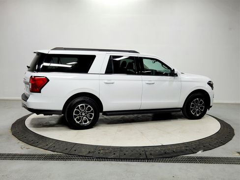 Used 2024 Ford Expedition Max XLT image 7