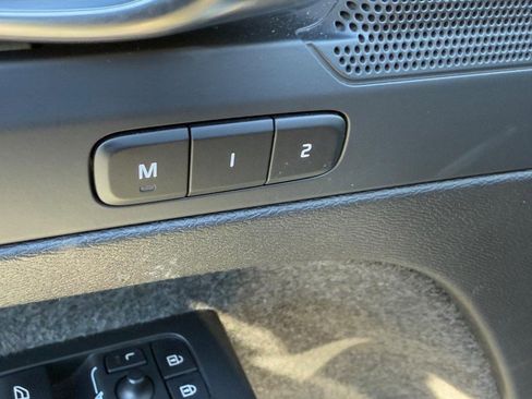 Certified 2025 Volvo XC40 B5 Plus image 16