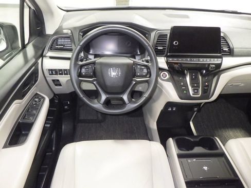 Used 2025 Honda Odyssey EX-L image 9