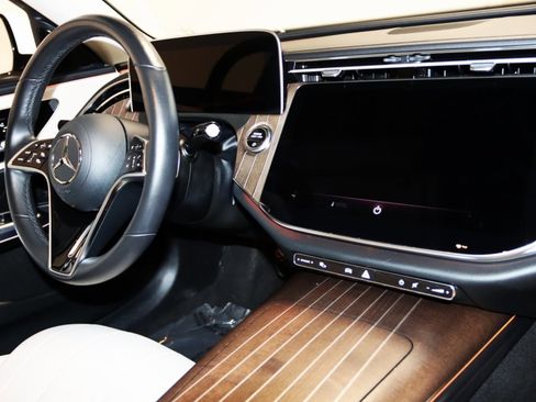 Used 2025 Mercedes-Benz E 350 4MATIC Sedan image 65