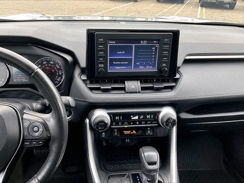 Used 2019 Toyota RAV4 XLE w/ Convenience Package image 6