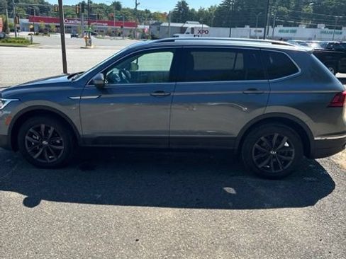 Used 2023 Volkswagen Tiguan SE AWD/4WD image 5