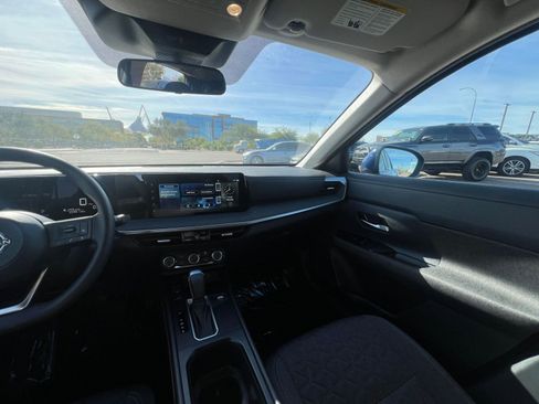 Used 2025 Nissan Kicks SV image 35