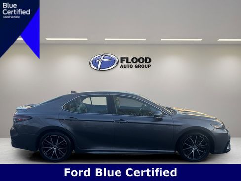Used 2024 Toyota Camry SE w/ Cold Weather Package image 5