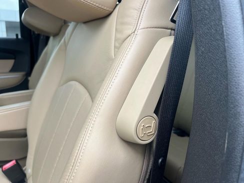 Used 2011 GMC Acadia SLT image 31