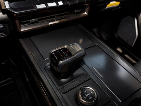 Used 2025 GMC Hummer EV 2X AWD/4WD image 34
