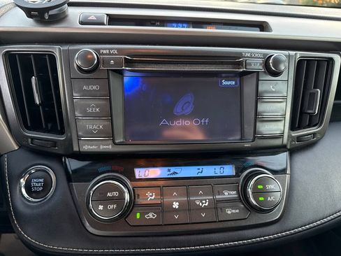 Used 2013 Toyota RAV4 Limited AWD/4WD image 19