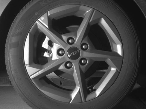 Used 2025 Kia K4 LXS image 15