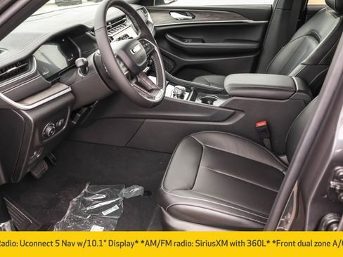 New 2025 Jeep Grand Cherokee L Limited w/ Black Appearance Package image 5