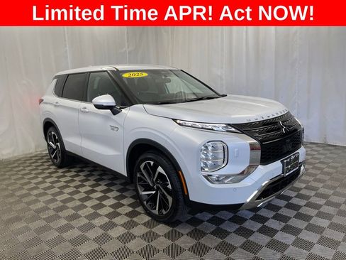 New 2025 Mitsubishi Outlander SE image 2