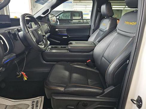 Used 2025 Ford Expedition Tremor AWD/4WD image 5