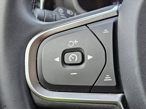 Used 2024 Volvo S60 B5 Core FWD image 18