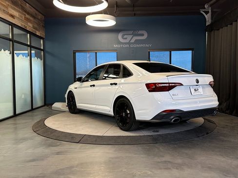 Used 2024 Volkswagen Jetta GLI 40th Anniversary Edition image 5