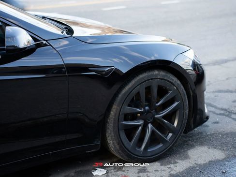 Used 2022 Tesla Model S image 6