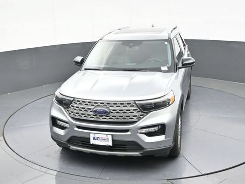 Used 2022 Ford Explorer Limited w/ Equipment Group 301A AWD/4WD image 68