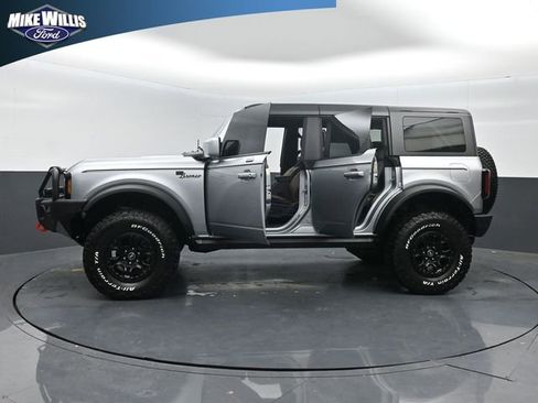 Used 2023 Ford Bronco Outer Banks w/ Sasquatch Package AWD/4WD image 28