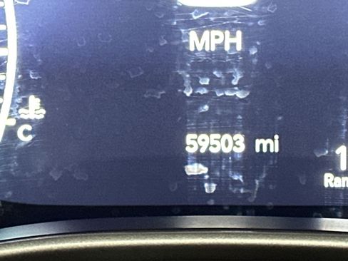Used 2023 Chrysler Pacifica Touring-L FWD image 23