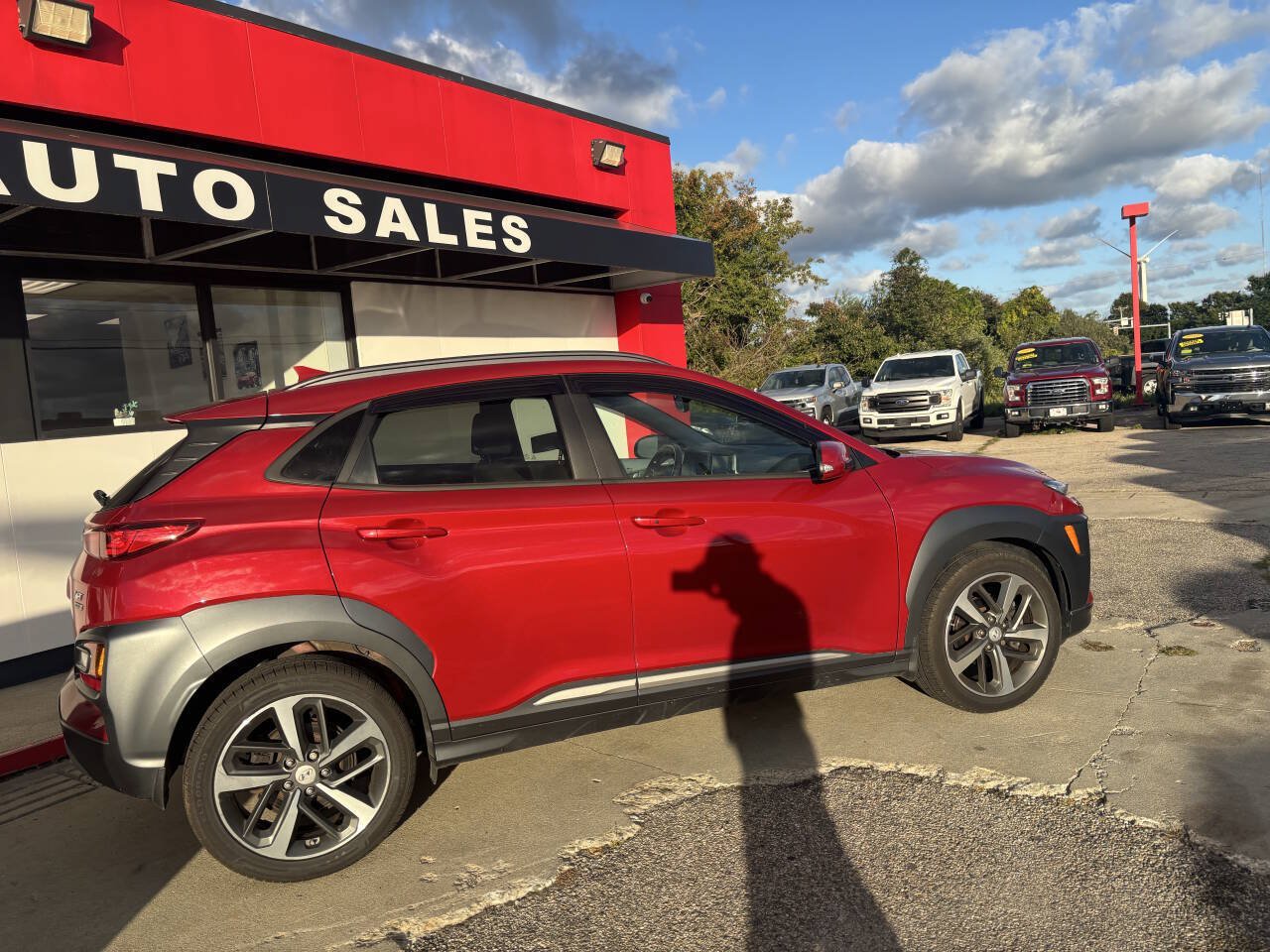 Used 2021 Hyundai Kona Limited w/ Cargo Package AWD/4WD image 2