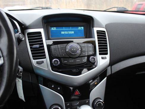Used 2014 Chevrolet Cruze LT image 23
